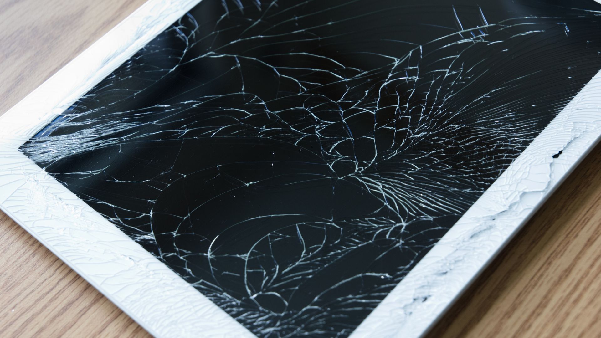 A picture of a broken screen on a table